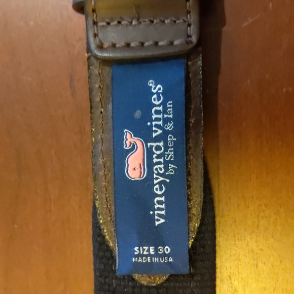 Men's 30 Vineyard Vines Boston Bruins Belt - Picture 7 of 9